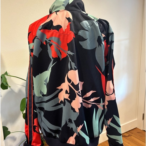 Champion Floral jacket, Large - Picture 3 of 5